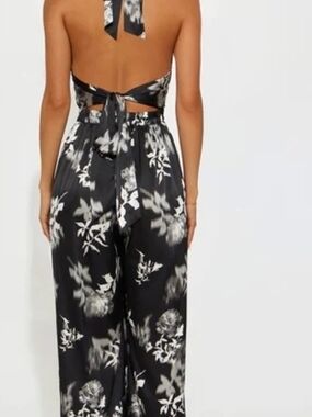 Never Worn Fashion Nova Black Floral Halter Wide-Leg Jumpsuit